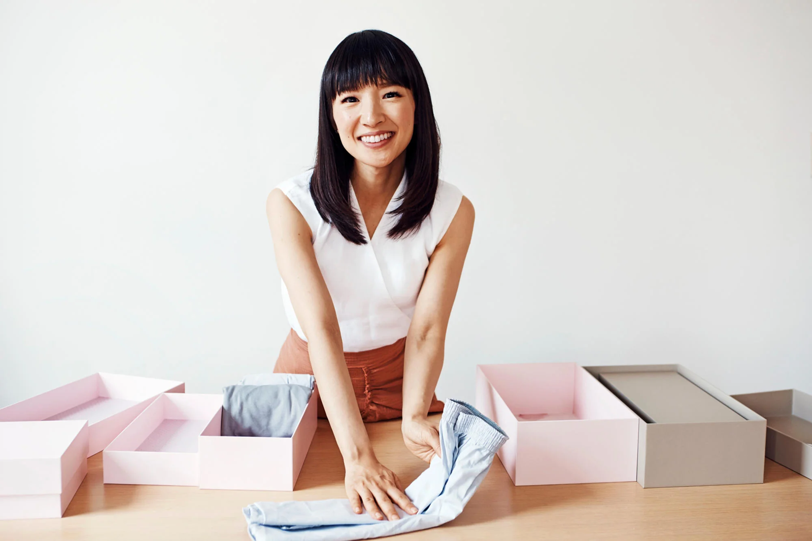 O que Marie Kondo pode ensinar com 'a mágica da arrumação’ na gestão financeira